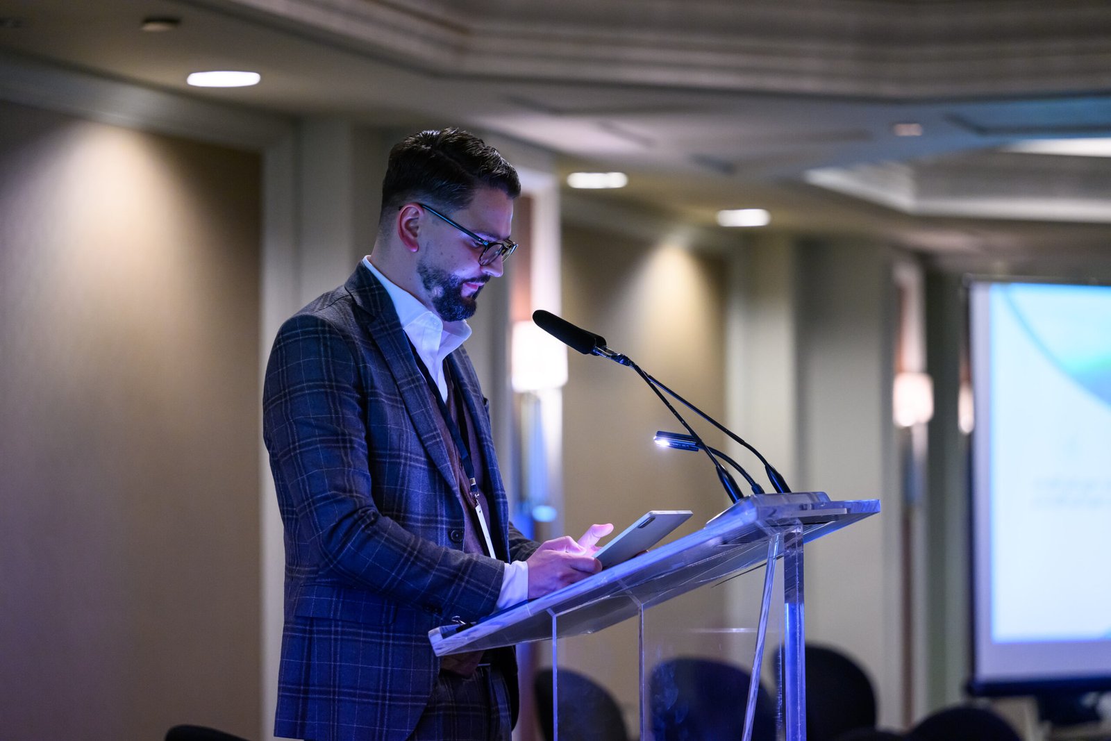 Rebuild Ukraine Conference у King Edward Hotel у Торонто — Дмитро Нечипоренко як співорганізатор і модератор панелі з енергетики